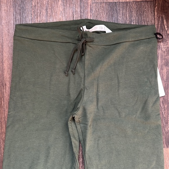 Alo Twiggy Sweatpants - Picture 2 of 5